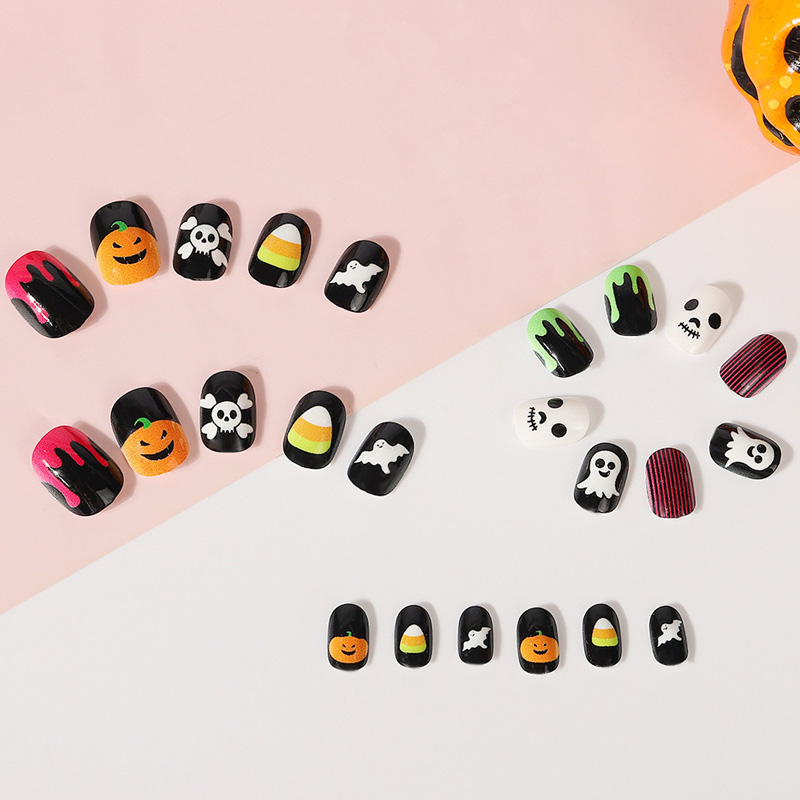 Halloween Short Press trên móng tay giả