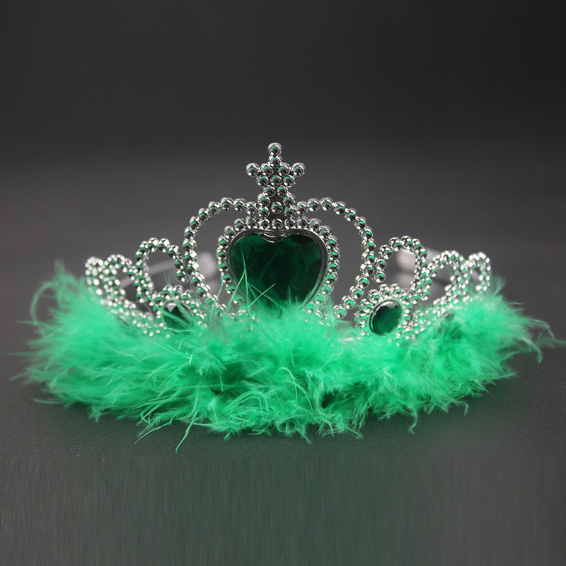 Công chúa hoàng công Tiara với những viên đá trái tim